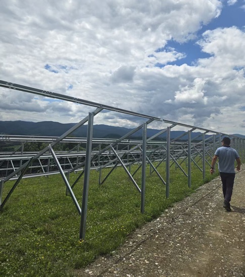 Dual-Post Solar Mounting Systems: The Optimal Solution for High-Wind Installations